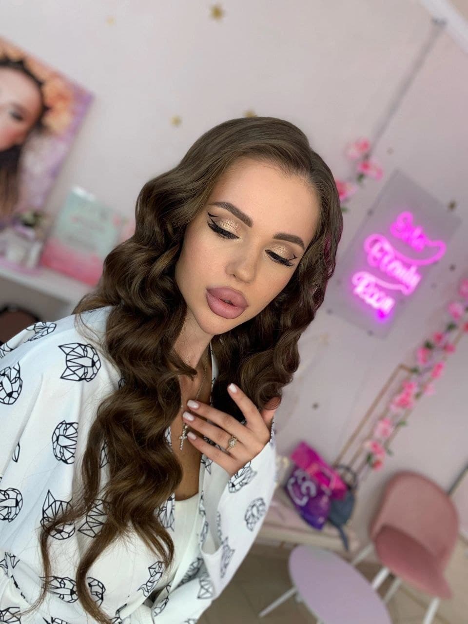 Работа салона Рашен Вумен 18